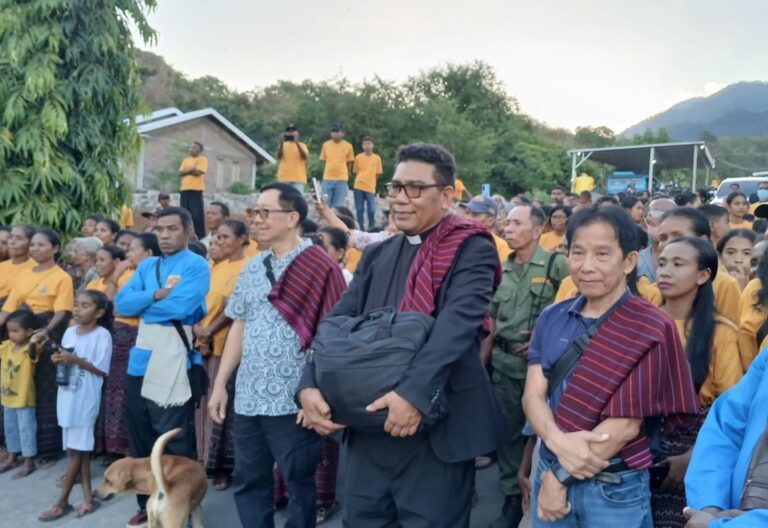 Dari Gua Maria Menuju Relikui Santo Petrus (2)